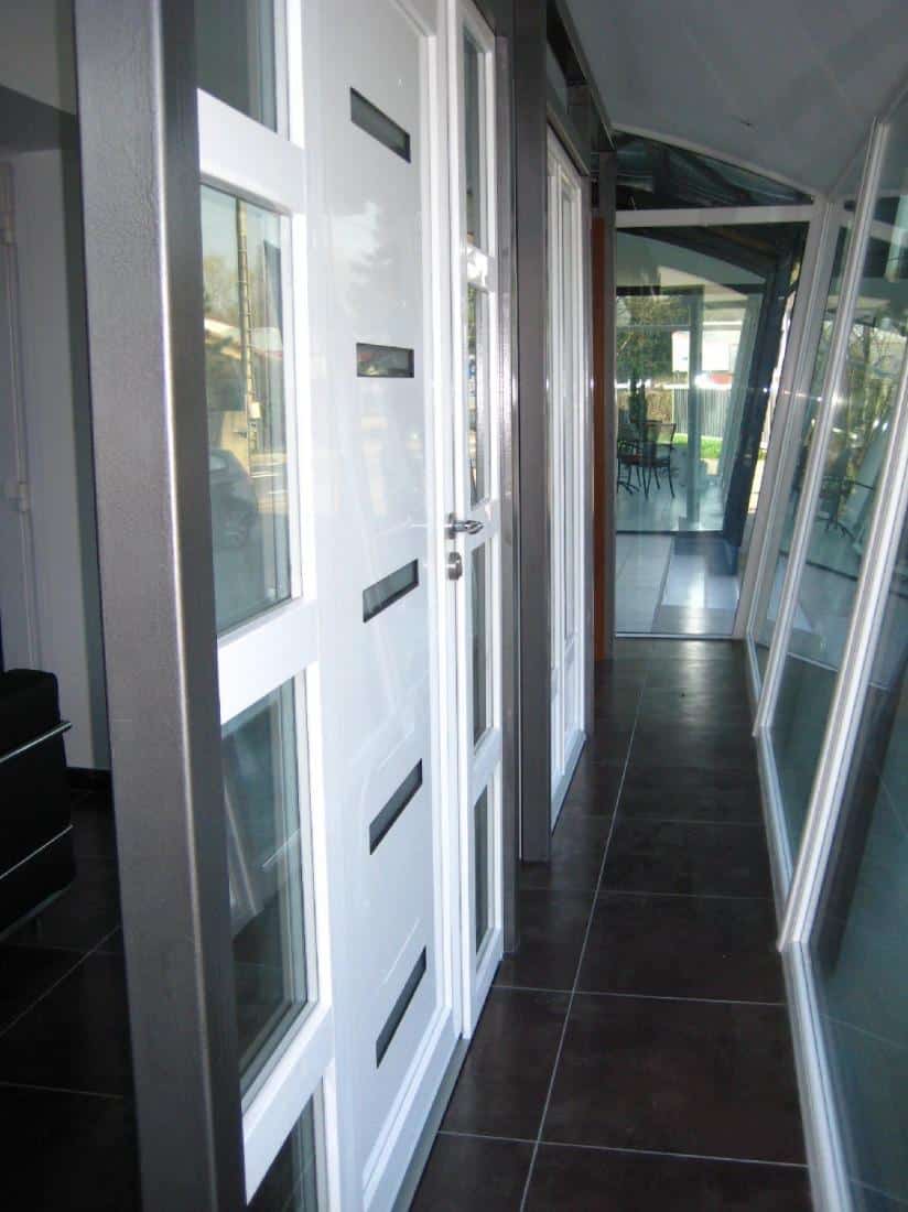 Isolation Confort - Fabrication et installation de portes d'entrée PVC sur Lyon