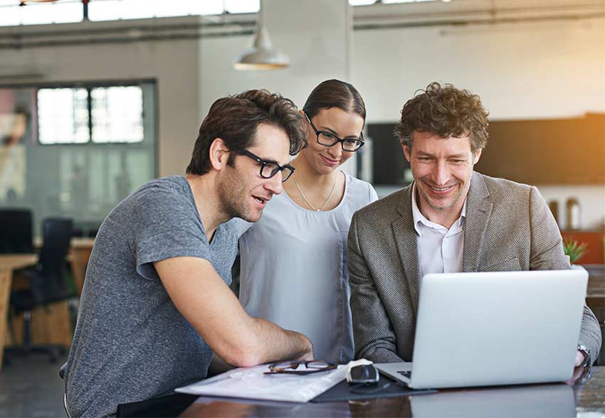 Du premier rendez-vous à la pose finale, les techniciens d’Isolation Confort vous accompagnent dans votre projet en toute transparence.